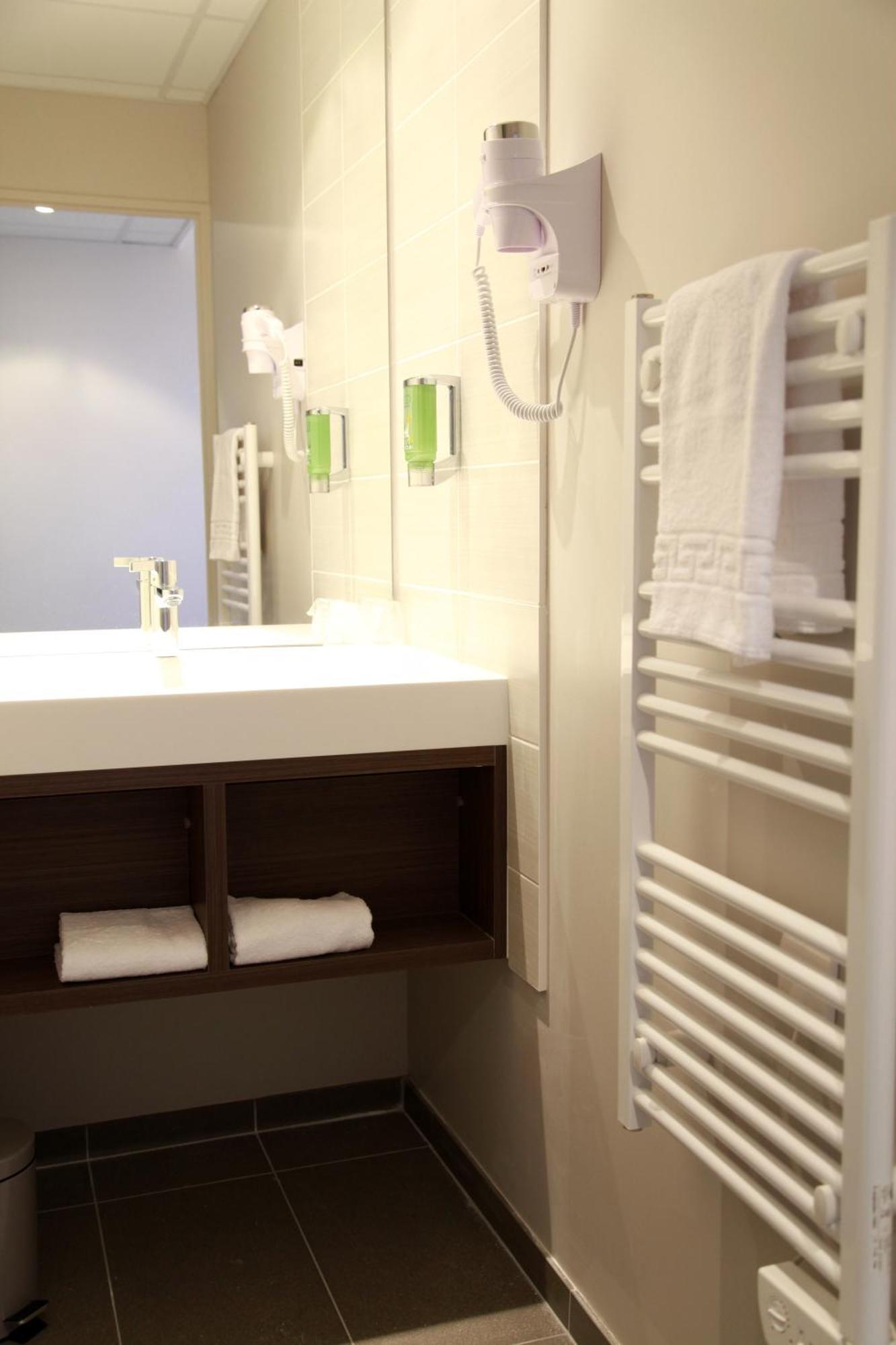Brit Hotel Vannes-Theix Esterno foto